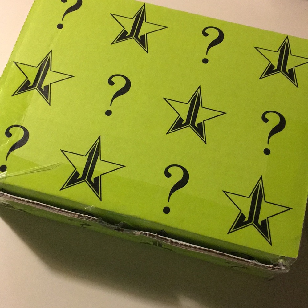 Jeffree star mini mystery box